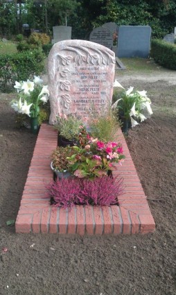 grafmonument handgehakte levensboom